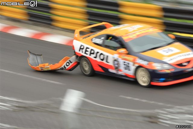 新手EF100-400 下大雨影賽車,請評語