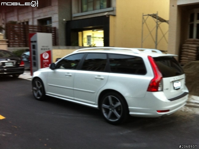 新竹Volvo V50 D5 R-Design白色終於開箱了