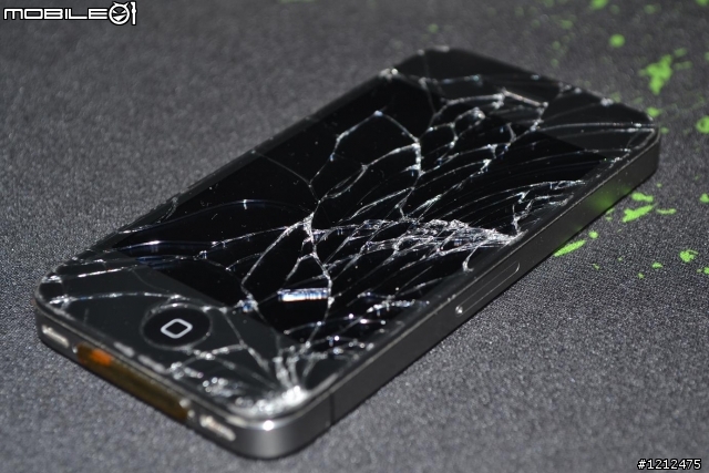 別再說iPhone4不耐摔了..我打從心底的感謝我的iPhone4...(附圖)