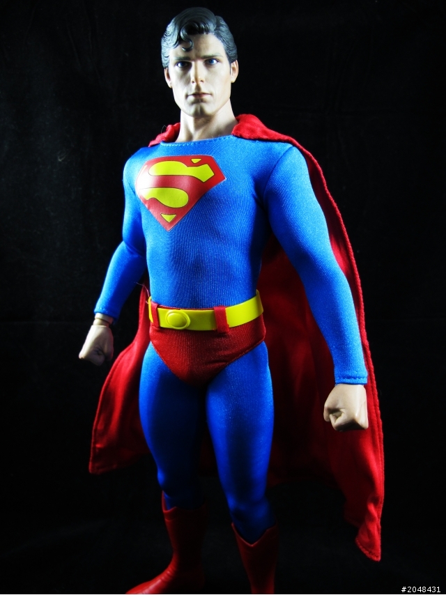 HOT TOYS SUPERMAN