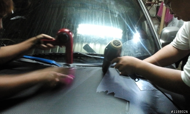 全車碳纖維包附，未完，待續