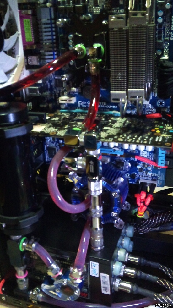 (分享兼開箱..更新完成篇)打造自己的水冷電腦之過程..圖多文長.