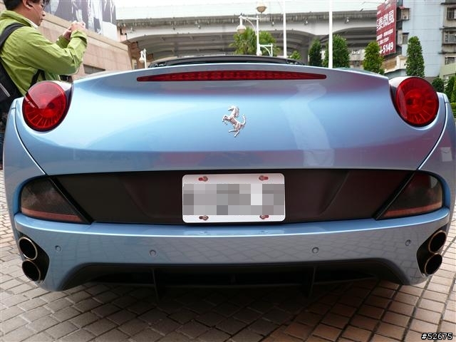 2011年底車展前哨站 - 微風廣場法拉利行動博物館
