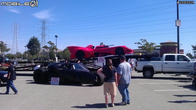 在路上碰到蝙蝠俠了!!! (有圖有真相)