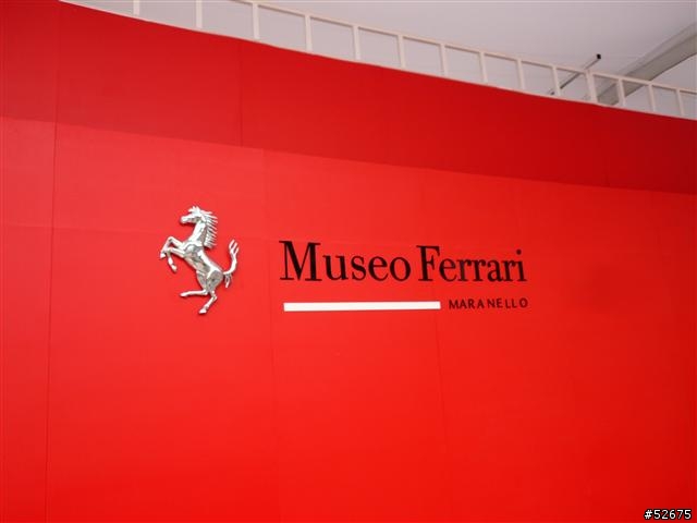2011年底車展前哨站 - 微風廣場法拉利行動博物館
