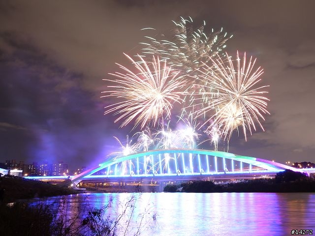 2011新北市水岸陽光祭花火大會