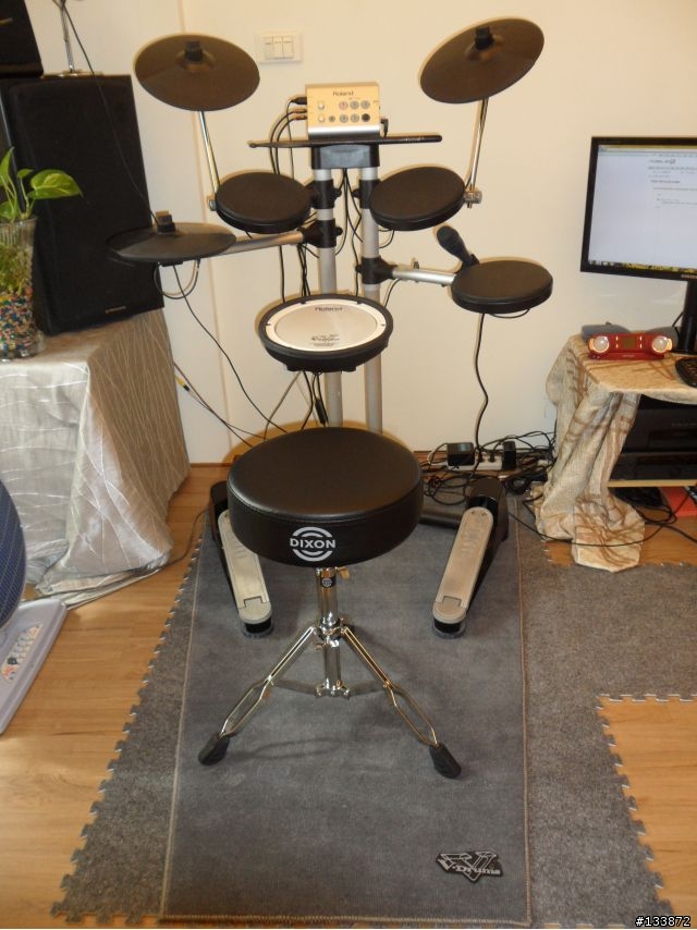 [開箱文]分享我的鼓房~Roland V-Drums+Friend Jam+Drum Tutor