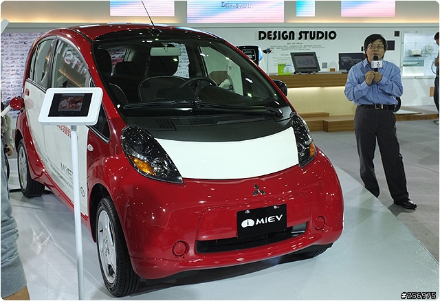 全球首輛量販電動車MITSUBISHI i-MiEV mobile01網友試乘會