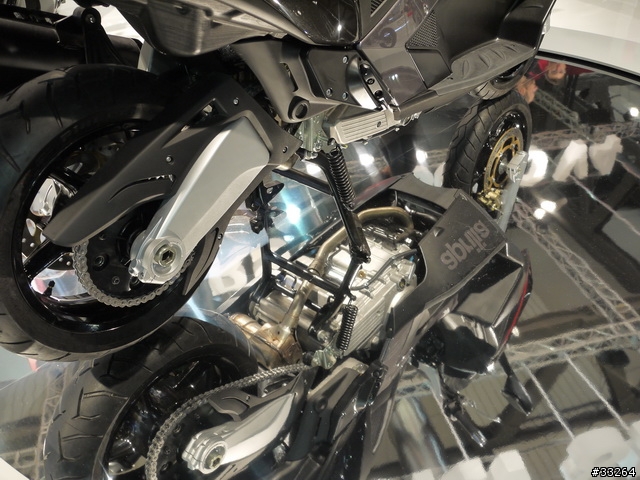 Aprilia SRV850 米蘭展實車圖