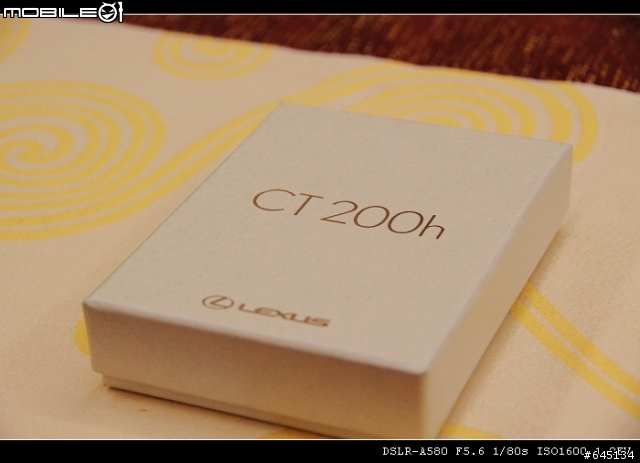 CT200"h"...........................隨身碟簡易開箱