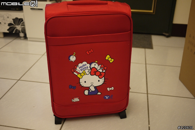[開箱文] Y購送的Hello Kitty 行李箱