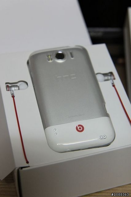 HTC Sensation XL 簡單開箱