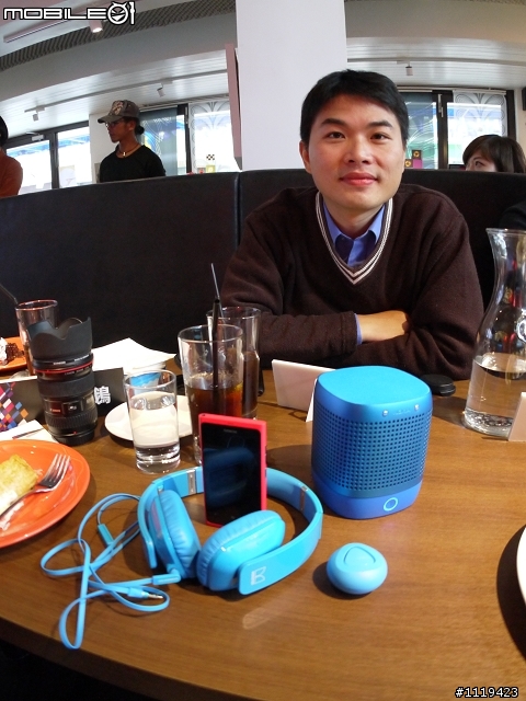 【批著N9的外衣強力現身台灣】 Nokia的最新芒果手機 Lumia 800