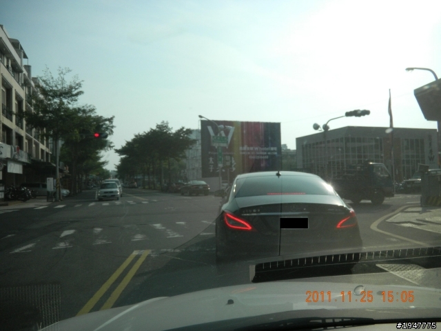 開車出門巧遇猛獸級座駕.....