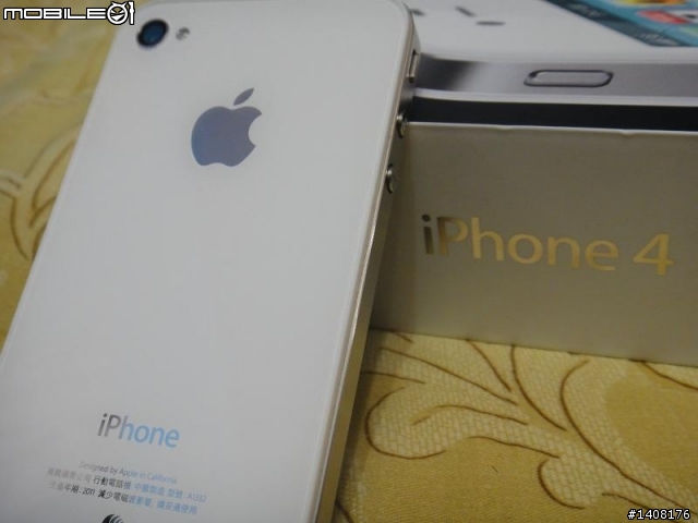 「全台灣唯一真正的iPhone 4S」，容許小弟我為大家博君一笑。