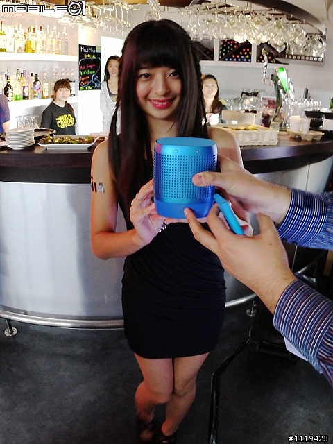 【批著N9的外衣強力現身台灣】 Nokia的最新芒果手機 Lumia 800