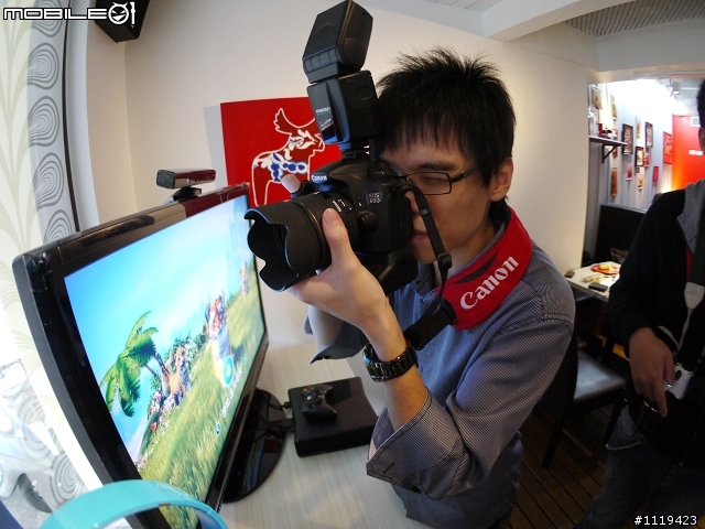 【批著N9的外衣強力現身台灣】 Nokia的最新芒果手機 Lumia 800