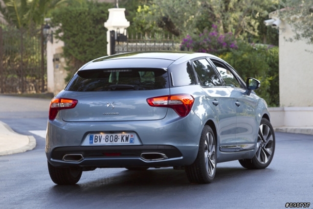 Citroen DS5現身