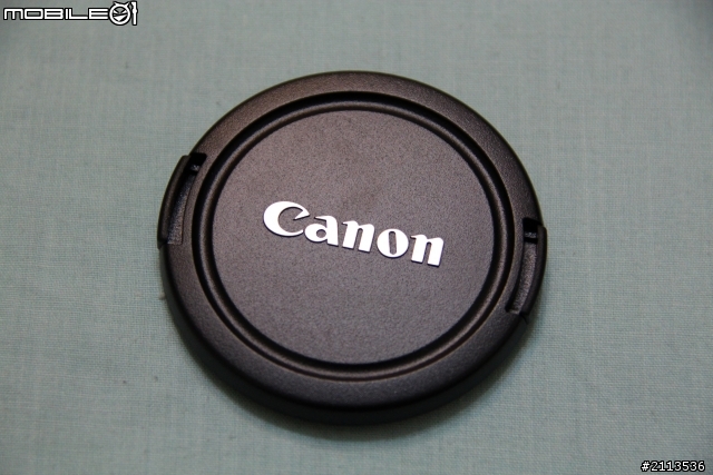 請問canon 600D 拍照 ,四角邊有輕微暗影是屬正常現象嗎??