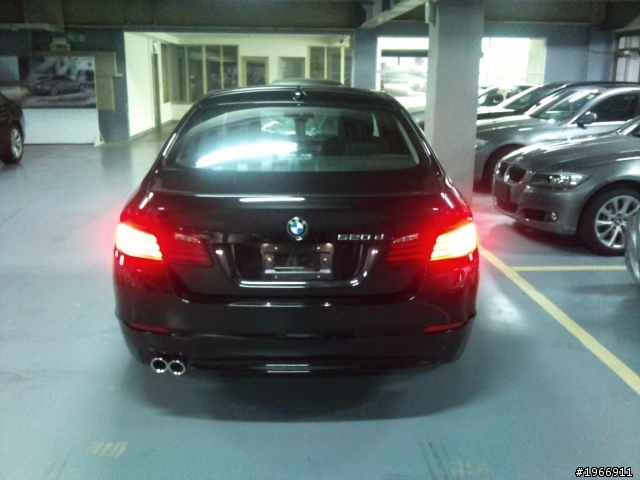 我的2012 520D終於看到車啦~~