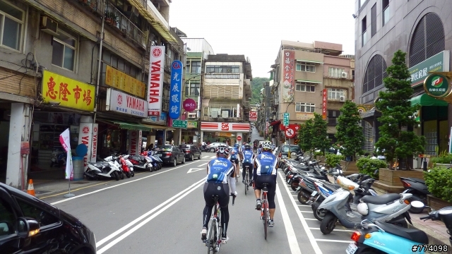 鳶百外木山夜騎團~柳丁 單車迎娶花花日