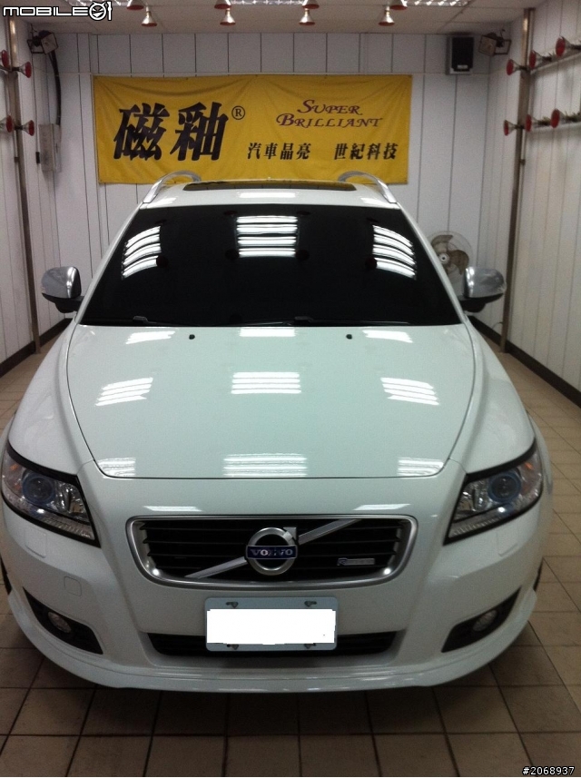新竹Volvo V50 D5 R-Design白色終於開箱了