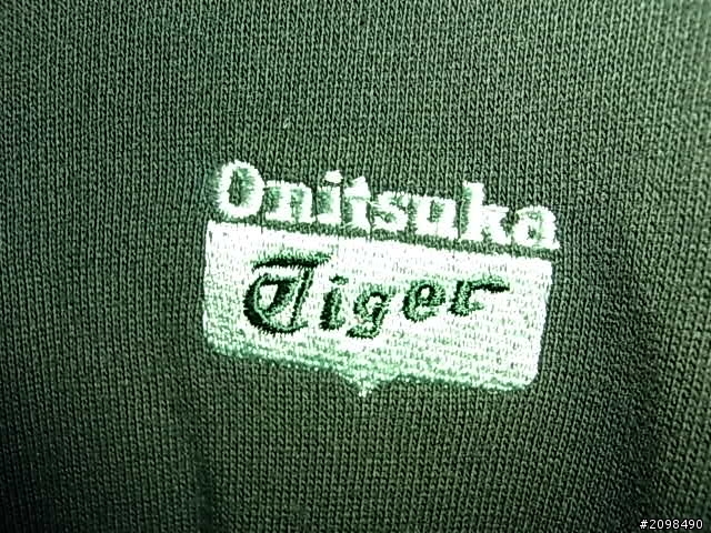 [開箱無實穿] SOGO周年慶戰利品 -- Onitsuka Tiger 連帽外套