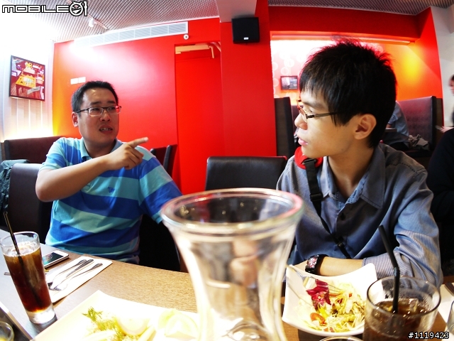 【批著N9的外衣強力現身台灣】 Nokia的最新芒果手機 Lumia 800