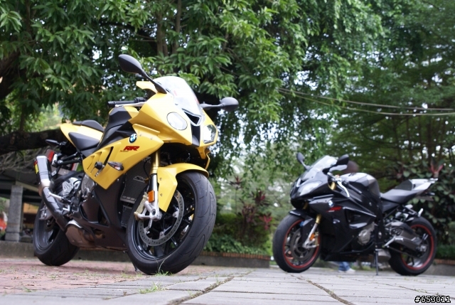 德國工藝S1000RR....."啪兔"~~~鵝蛋鮮艷黃現身！！