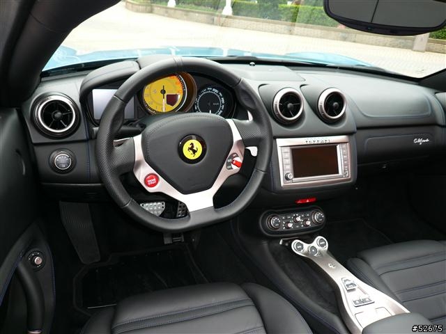 2011年底車展前哨站 - 微風廣場法拉利行動博物館