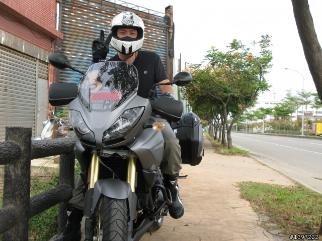 英倫風采-TRIUMPH TIGER 1050開箱文