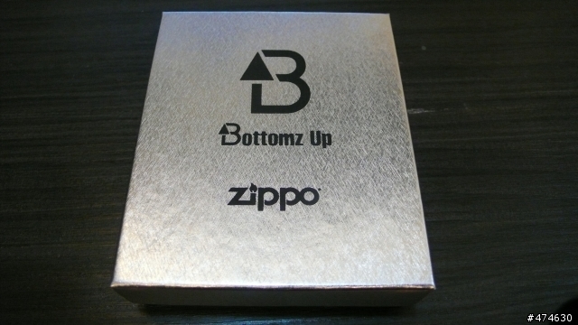 分享一個很特別的ZIPPO[Bottomz up-The Joker]