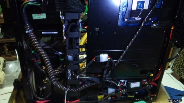 (分享兼開箱..更新完成篇)打造自己的水冷電腦之過程..圖多文長.