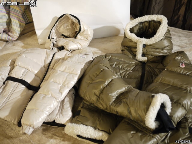 開箱 Moncler 羽毛外套