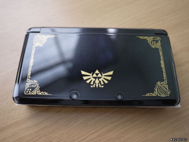 [開箱] 歐版薩爾達傳說時之笛限定版3DS