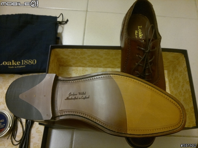 [開箱] Loake Strand雕花皮鞋 及 Timberland 70521