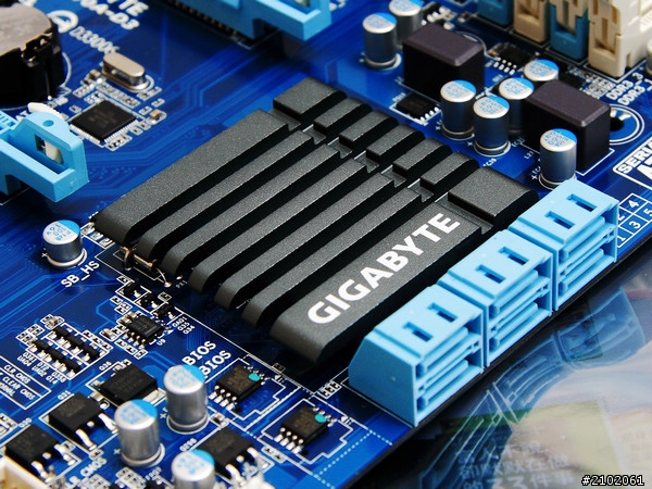 分享巴扣牌推土機、中文Win8系統蹦出新滋味(新增空冷hyper 612 pwm基本、大超5G溫度)