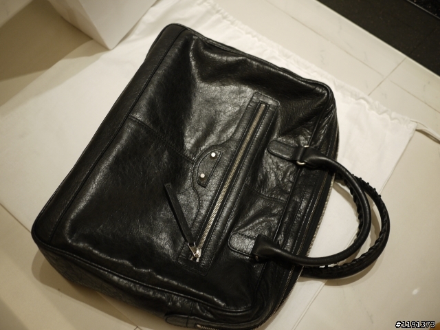 好久沒這麼奢侈了- BALENCIAGA MINI FOLDER公事包 (再補兩張照片)