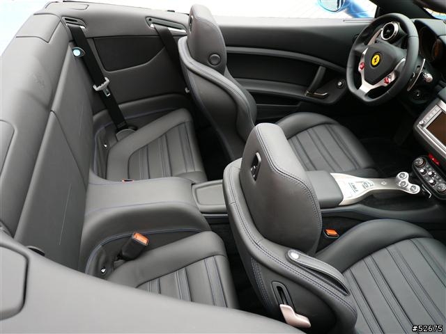 2011年底車展前哨站 - 微風廣場法拉利行動博物館