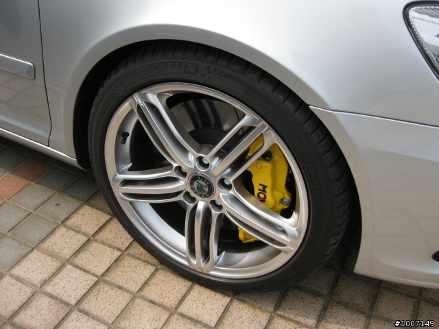 好朋友交新車SKODA Superb combi ~馬上換18"大腳 ~順便分享大會師車友大腳框!