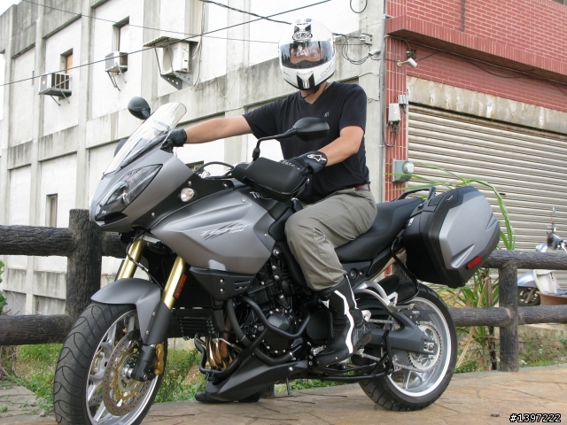 英倫風采-TRIUMPH TIGER 1050開箱文