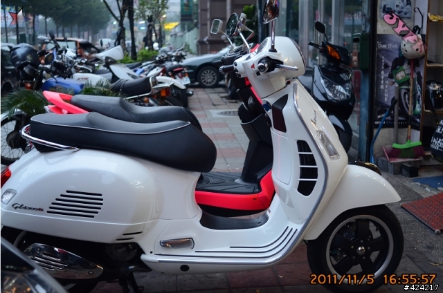 [開箱] 義大利浪漫風情 Piaggio Vespa GTS 300 ie