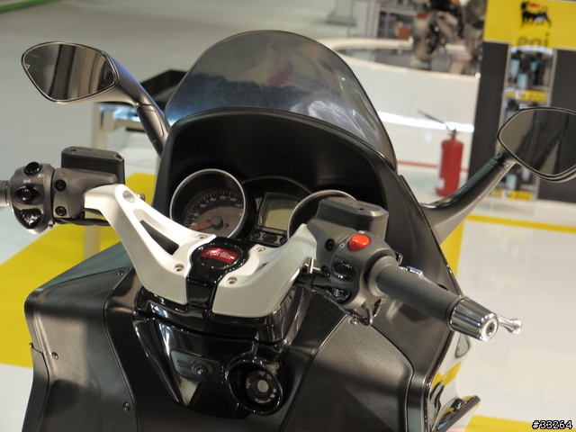 Aprilia SRV850 米蘭展實車圖
