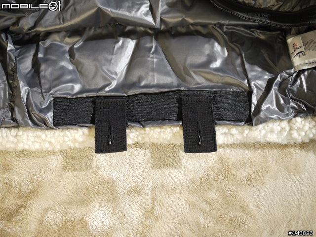 開箱 Moncler 羽毛外套