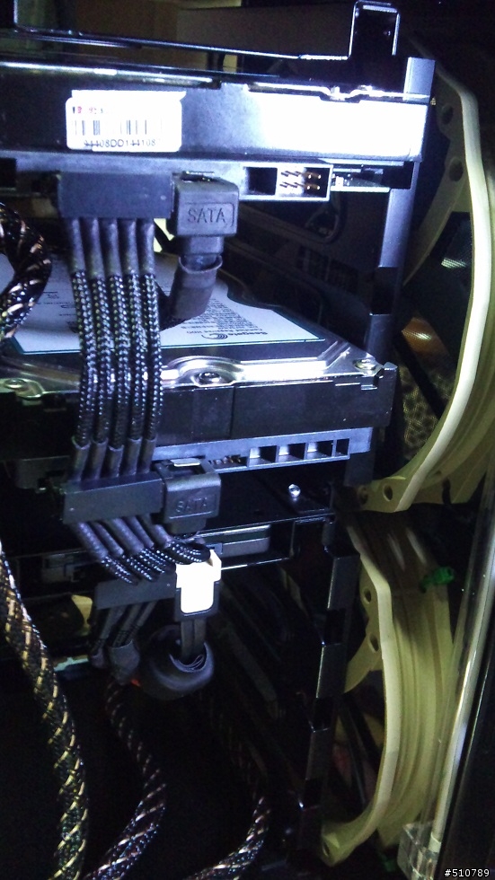 (分享兼開箱..更新完成篇)打造自己的水冷電腦之過程..圖多文長.