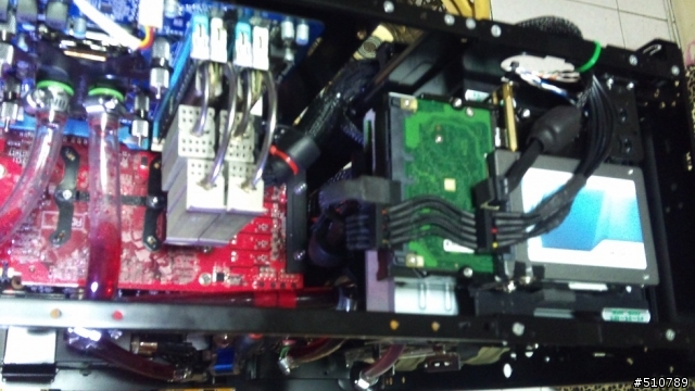(分享兼開箱..更新完成篇)打造自己的水冷電腦之過程..圖多文長.