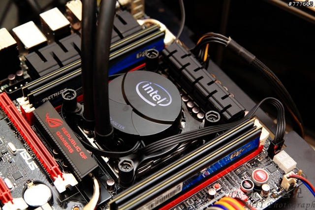 X79一體式水冷在PK.Antec槓上Intel