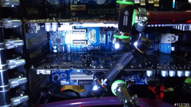 (分享兼開箱..更新完成篇)打造自己的水冷電腦之過程..圖多文長.