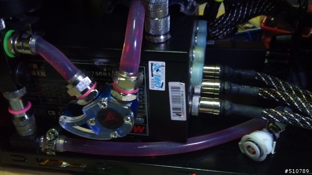 (分享兼開箱..更新完成篇)打造自己的水冷電腦之過程..圖多文長.