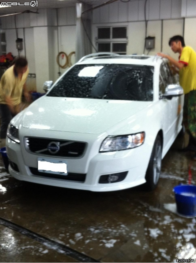 新竹Volvo V50 D5 R-Design白色終於開箱了